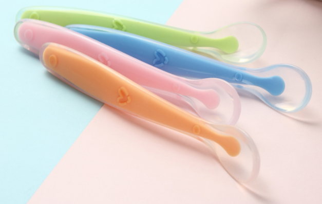 硅胶餐具安全吗 硅胶餐具安全吗