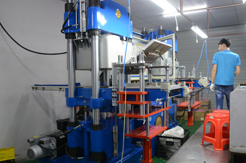 美国客户前来91免费片版下载确认订单进度