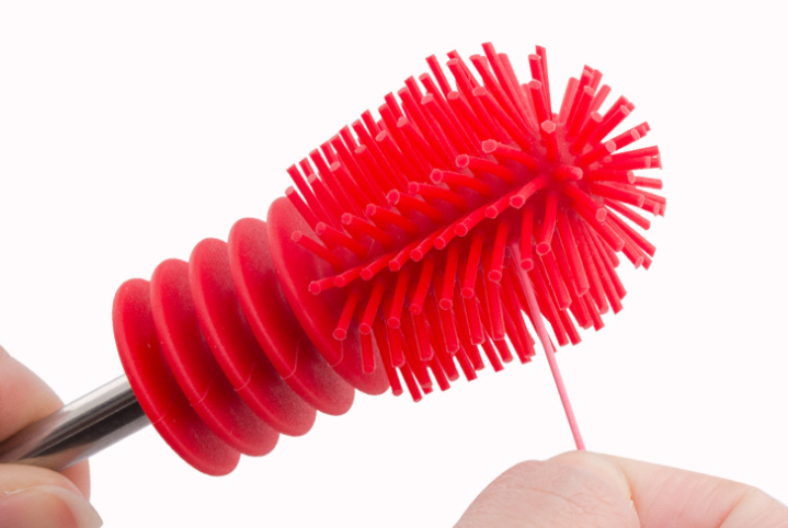 硅胶材质对于小孩子和家庭的应用是非常广泛的，像硅胶奶嘴、硅胶奶瓶、硅胶厨具等都是用硅胶材质制作而成的，91免费片版下载在使用硅胶奶瓶的时候每天都需要清洗很多次，以前清洗硅胶奶瓶的时候都是用塑料的刷子，或者用毛巾来清洗硅胶奶瓶，那么硅胶奶瓶刷有什么好处呢，硅胶奶瓶刷更安全无毒，清洗的时候不会掉毛刷，使用寿命很长，那么硅胶奶瓶刷定制需要注意什么问题，东莞硅胶奶瓶刷定制厂家哪家好，今天硅胶制品厂小编就来和大家介绍一下。