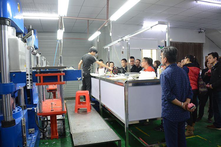 参观91免费片版下载生产车间